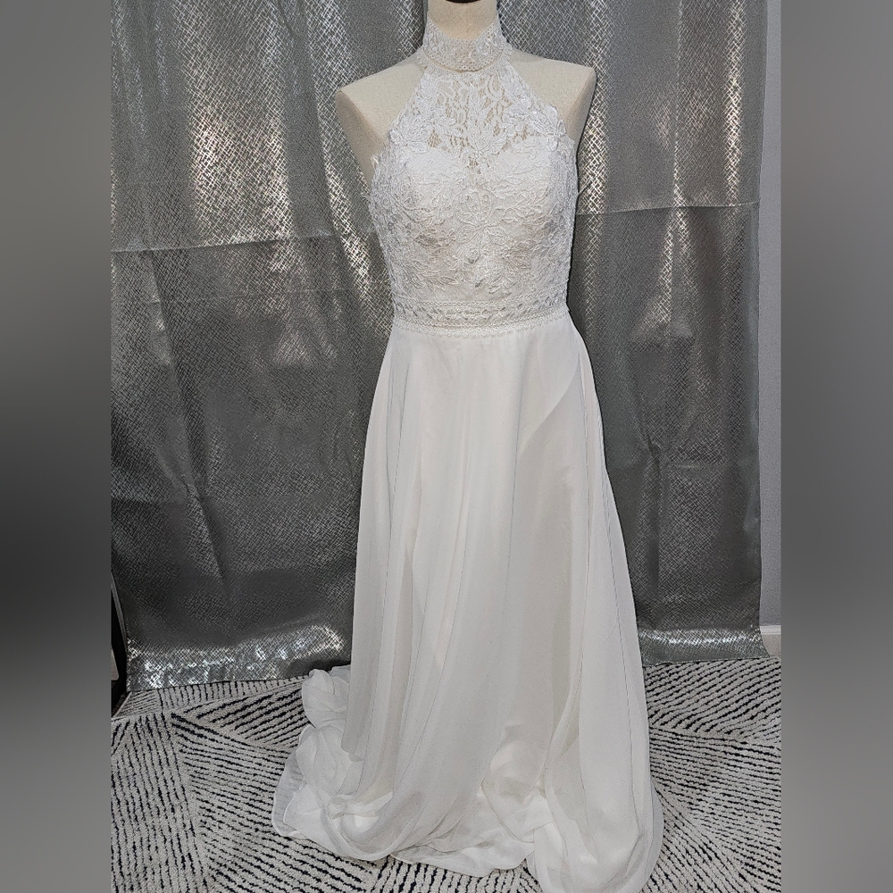 Chic White Lace Bridal Gown